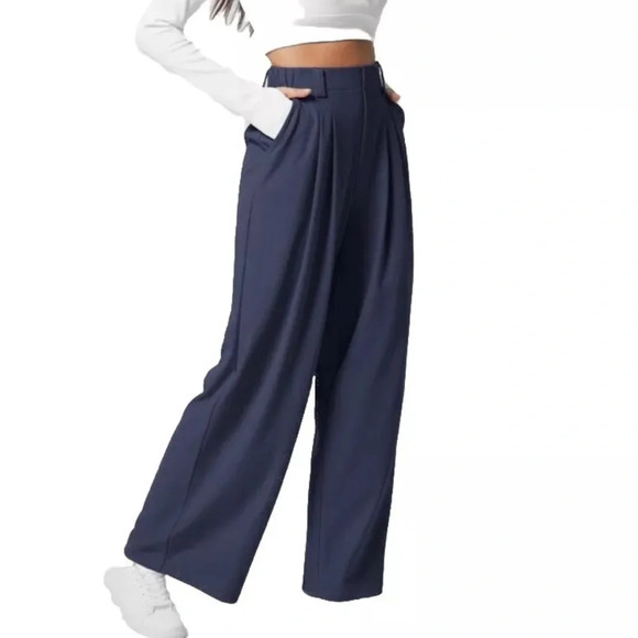 Halara NWT Women's M Dark Navy High Waisted Pockets Plicated Wide Leg Work Pants - Picture 2 of 9